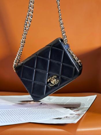 Chanel shoulder bag vip